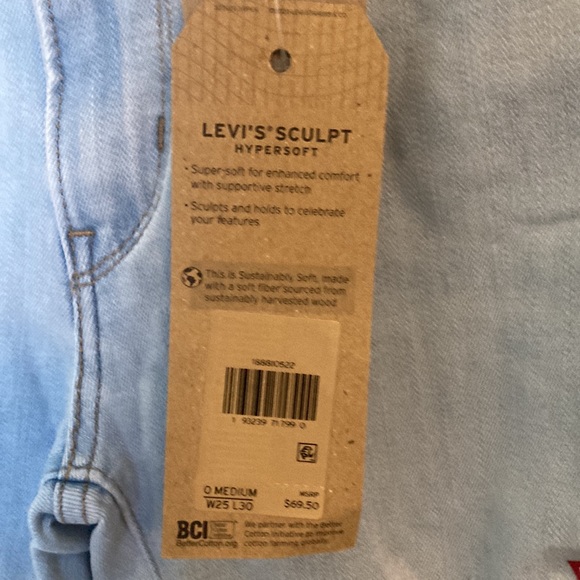 NWT Levi's 711 Hypersoft Ripped Jeans 25 MSRP $69.50 - Picture 4 of 8